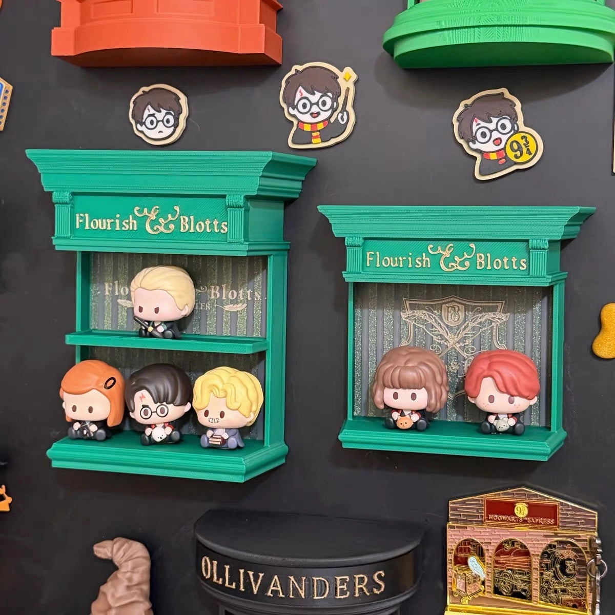 Wizarding Street Diagon-Style Miniature Floating Nook – 3D Printed Magnetic Diorama & Figurine Display Shelf