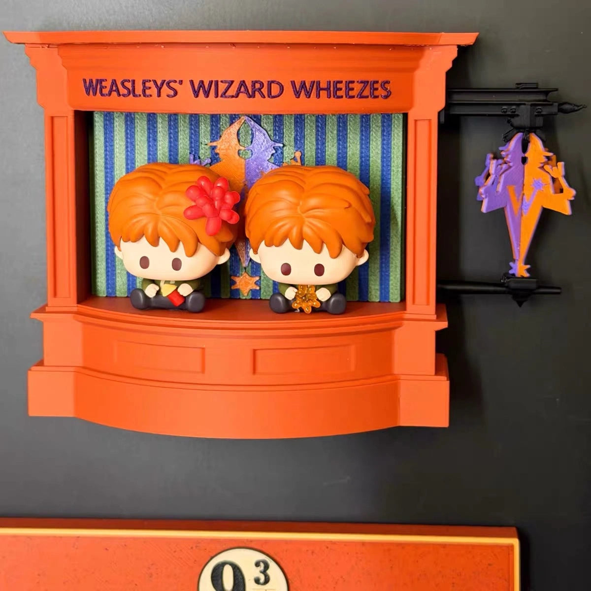 Wizarding Street Diagon-Style Miniature Floating Nook – 3D Printed Magnetic Diorama & Figurine Display Shelf